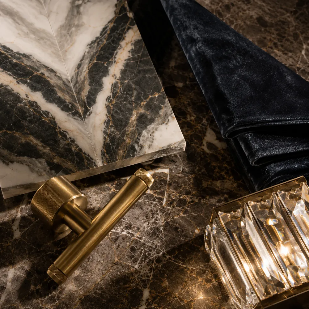 Modern Luxury interior — furnishing and material palette